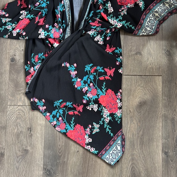 Flying tomato’s Kimona - Picture 3 of 3